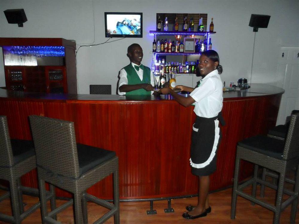 Skinny Hippos Lodge Mangochi Exteriör bild