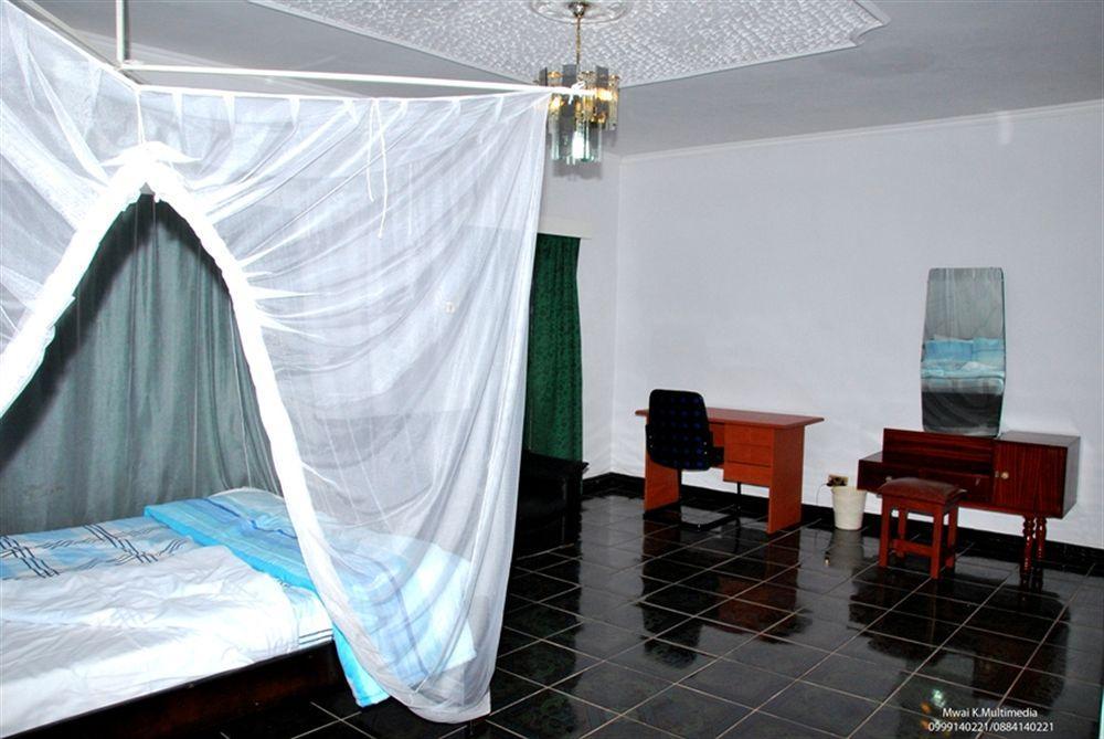Skinny Hippos Lodge Mangochi Exteriör bild